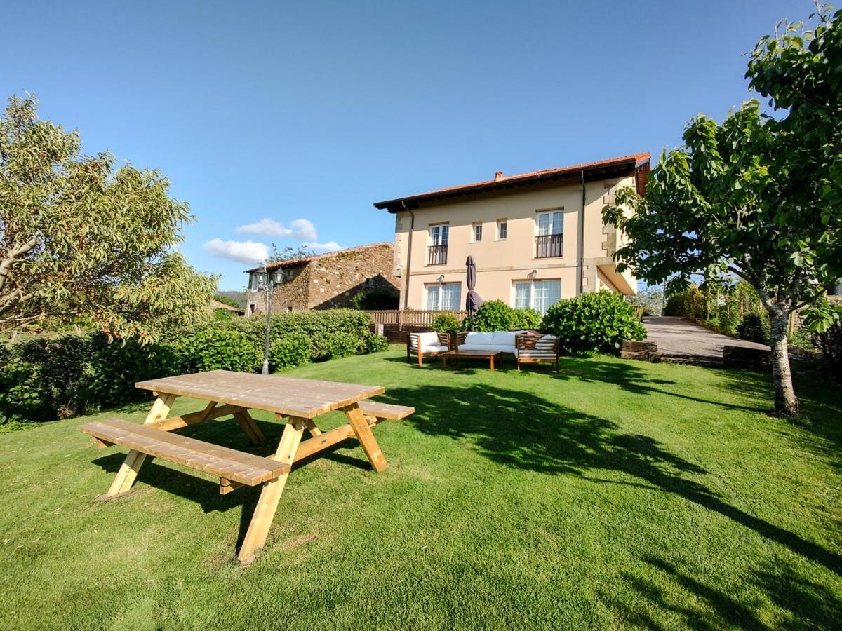 Apartamentos Corona Comillas Exteriör bild