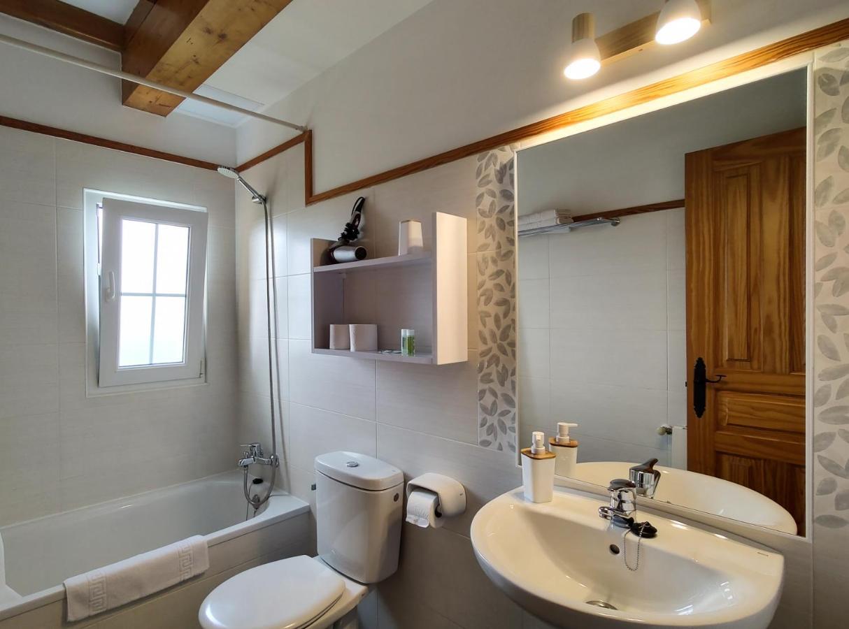 Apartamentos Corona Comillas Exteriör bild