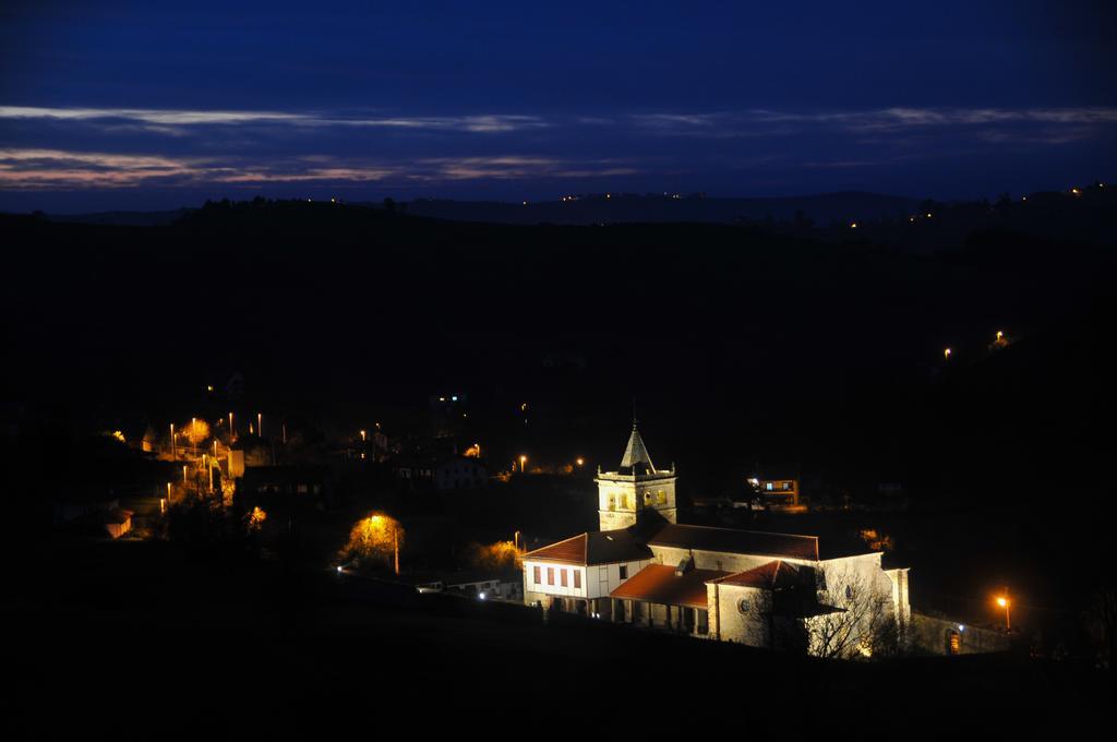 Apartamentos Corona Comillas Exteriör bild