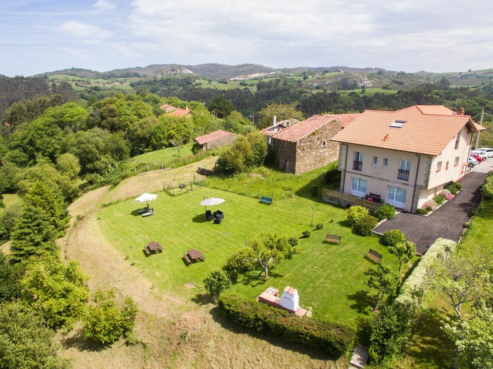 Apartamentos Corona Comillas Exteriör bild